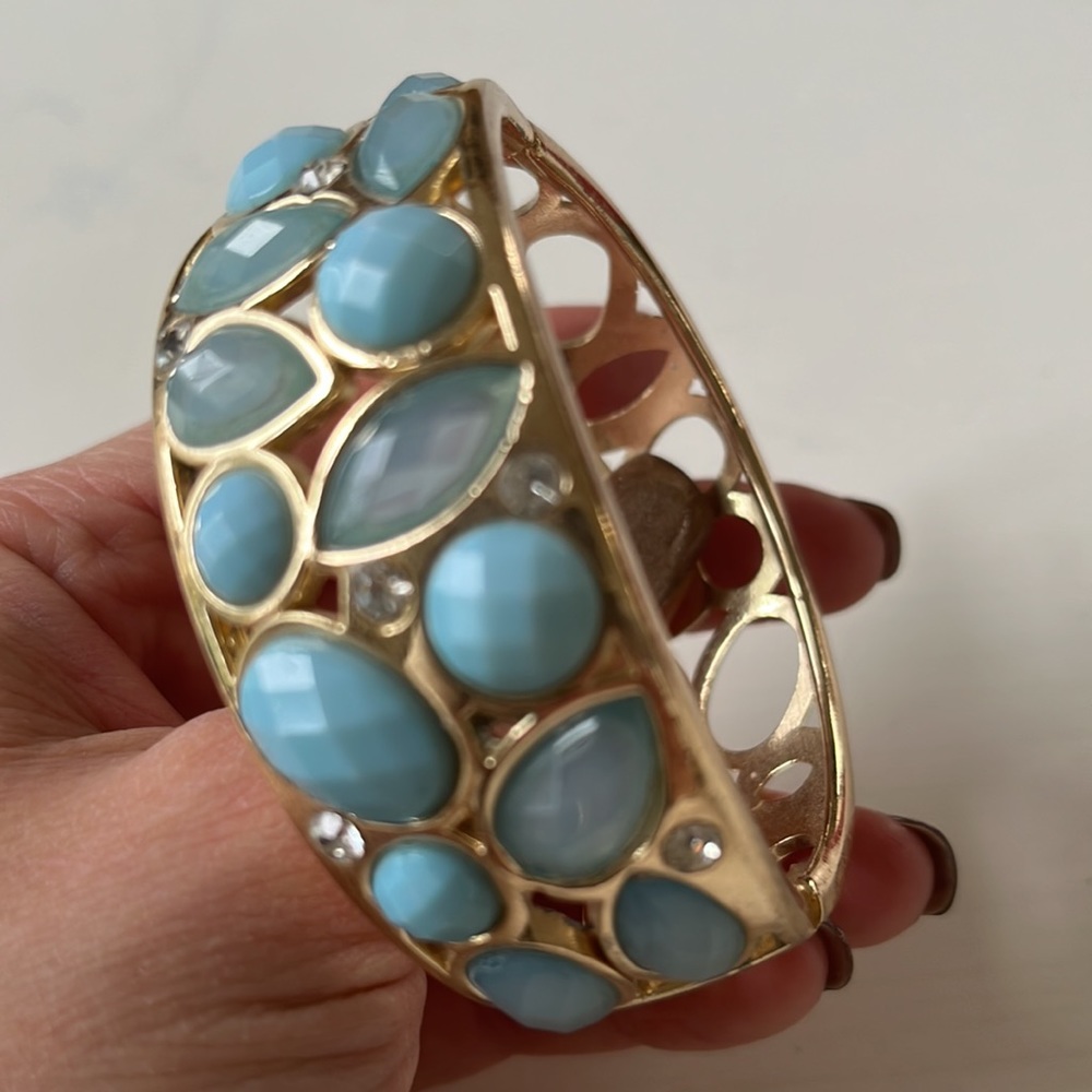 Cuff bracelet - Picture 2 of 2